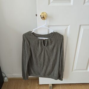 Ribbed Keyhole Long-Sleeve Top in Olive